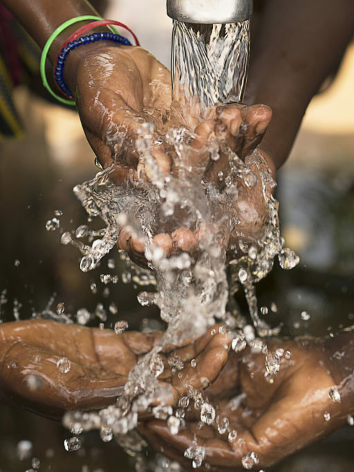 https://carbonneutralshipping.com.au/wp-content/uploads/2021/07/rwanda-clean-water-project-e1626941140115.jpeg